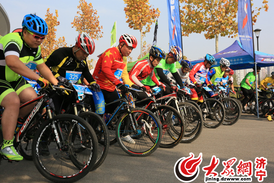 邹城第三届环孟子湖自行车骑行赛开赛 全国近