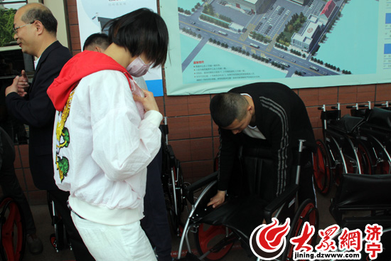 健康中国 智慧医疗 20辆共享轮椅亮相济医附院