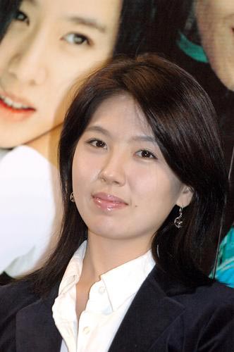 韩国女演员金秀珍自杀 因压力香消玉殒的女明星